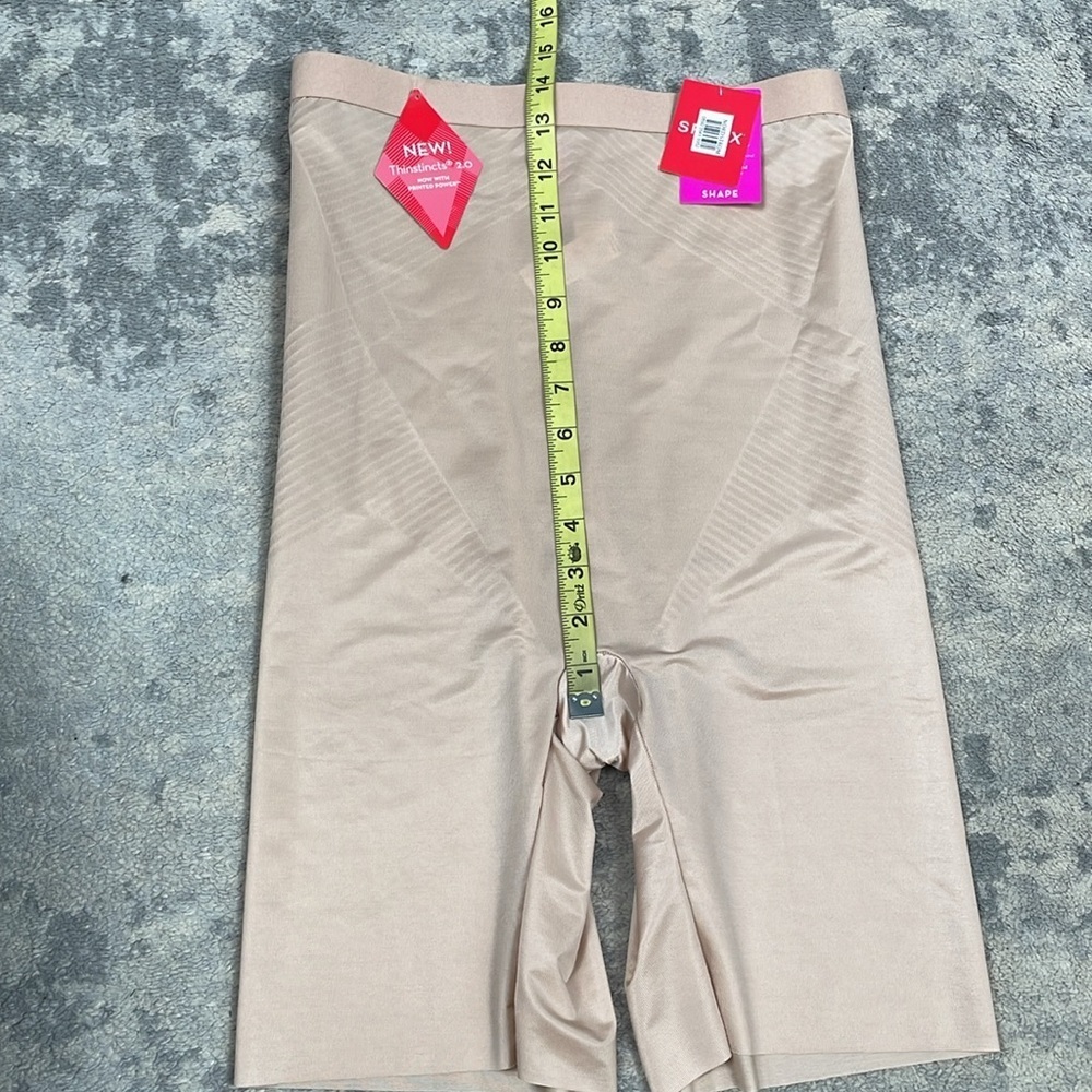 NWT Spanx Thinstincts 2.0 High Waist Mid Thigh Shapewear Shorts Beige Sz M - Picture 9 of 13